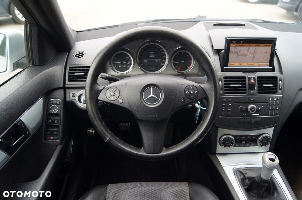 Mercedes-Benz Klasa C 250 CDI Avantgarde Edition - 16