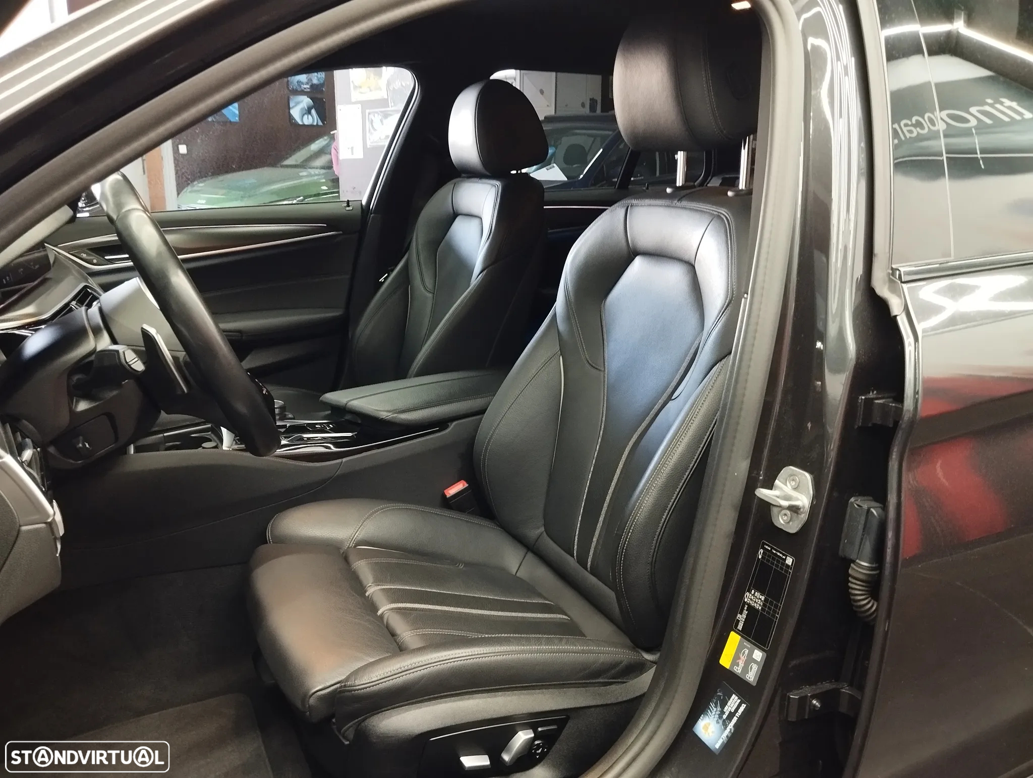 BMW 520 e Pack M - 21
