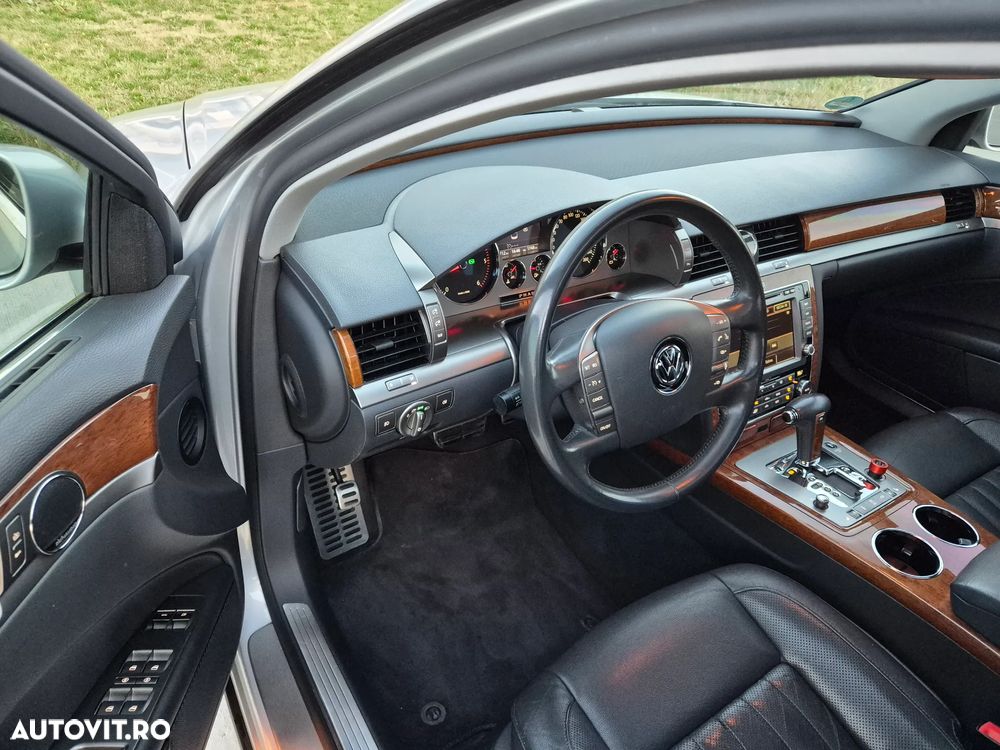 Volkswagen Phaeton - 8