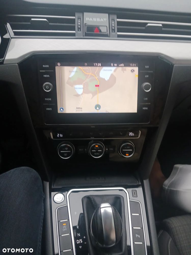 Volkswagen Passat 2.0 TDI SCR DSG Elegance - 10