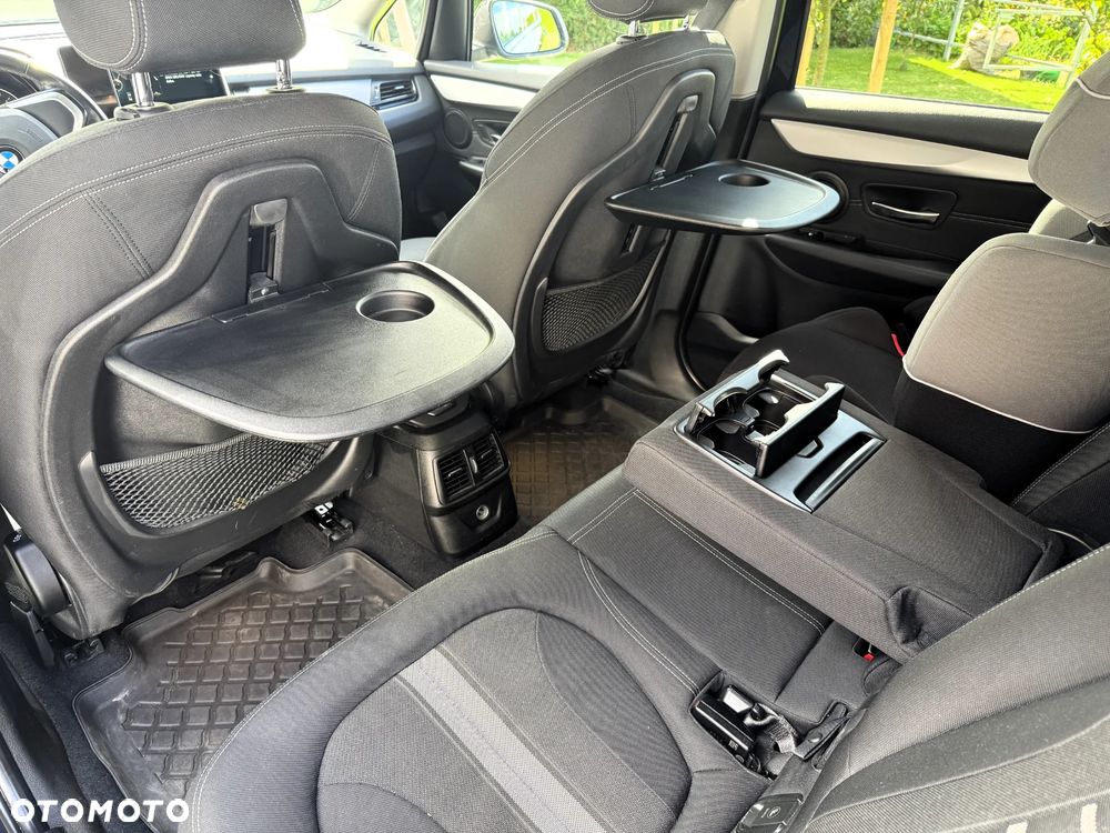 BMW Seria 2 218d - 13