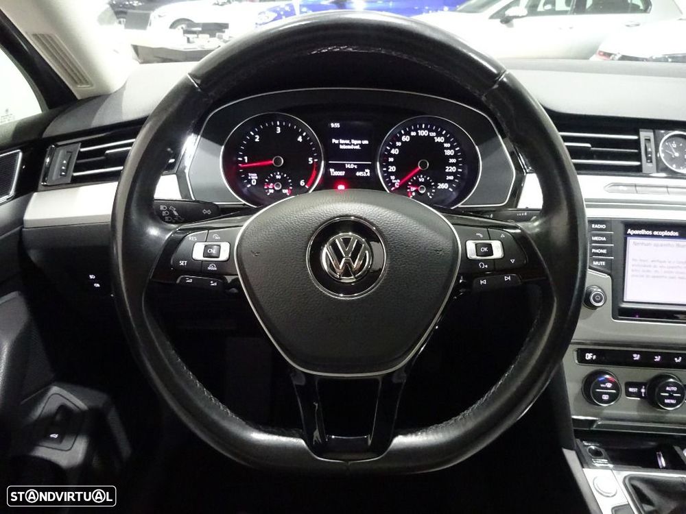 VW Passat 1.6 TDI Confortline - 17