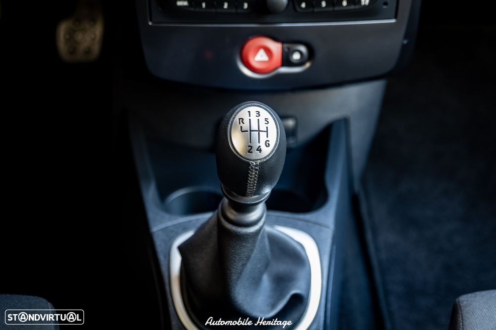 Renault Clio 2.0 16V RS - 29