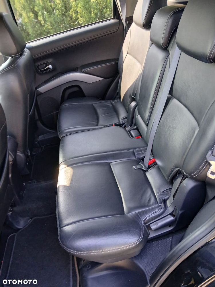 Mitsubishi Outlander - 25