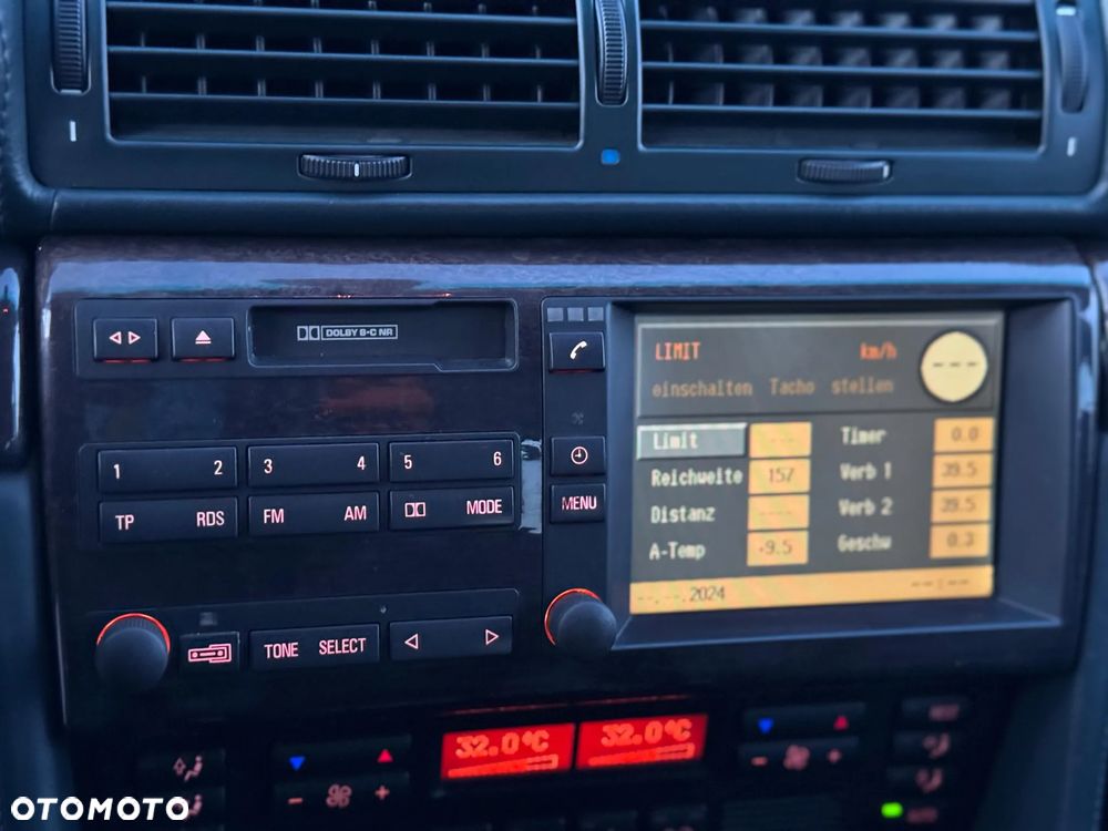 BMW Seria 7 750i - 34