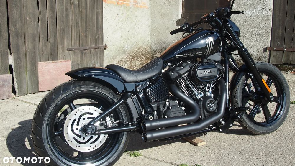 Harley-Davidson Softail Street Bob - 21