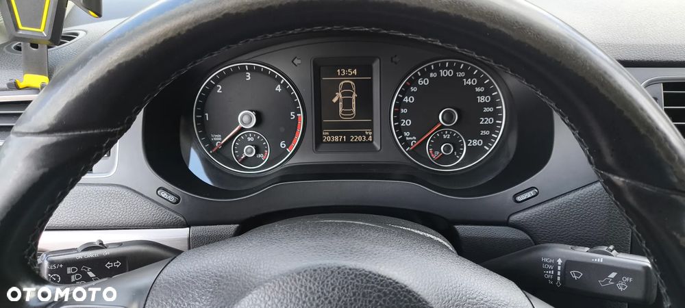 Volkswagen Jetta 2.0 TDI Highline - 12