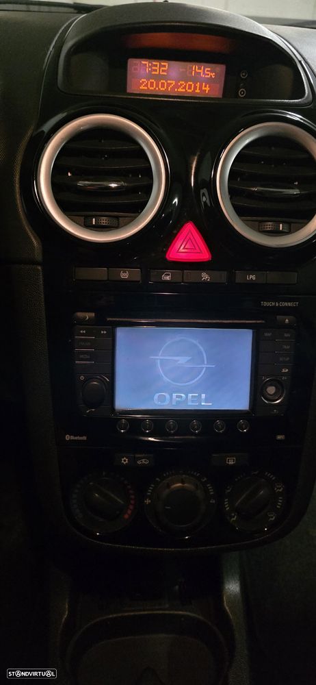 Opel Corsa 1.2 Go! FlexFuel - 10