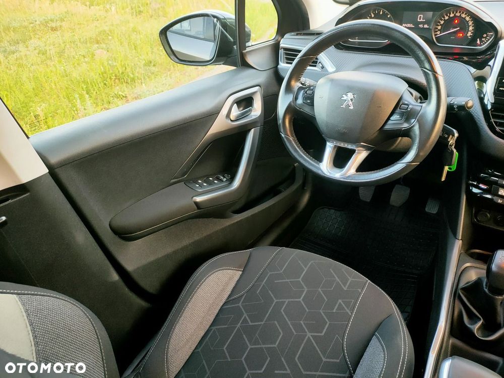 Peugeot 2008 1.6 BlueHDi Style - 30