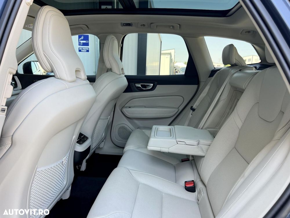 Volvo XC 60 - 41