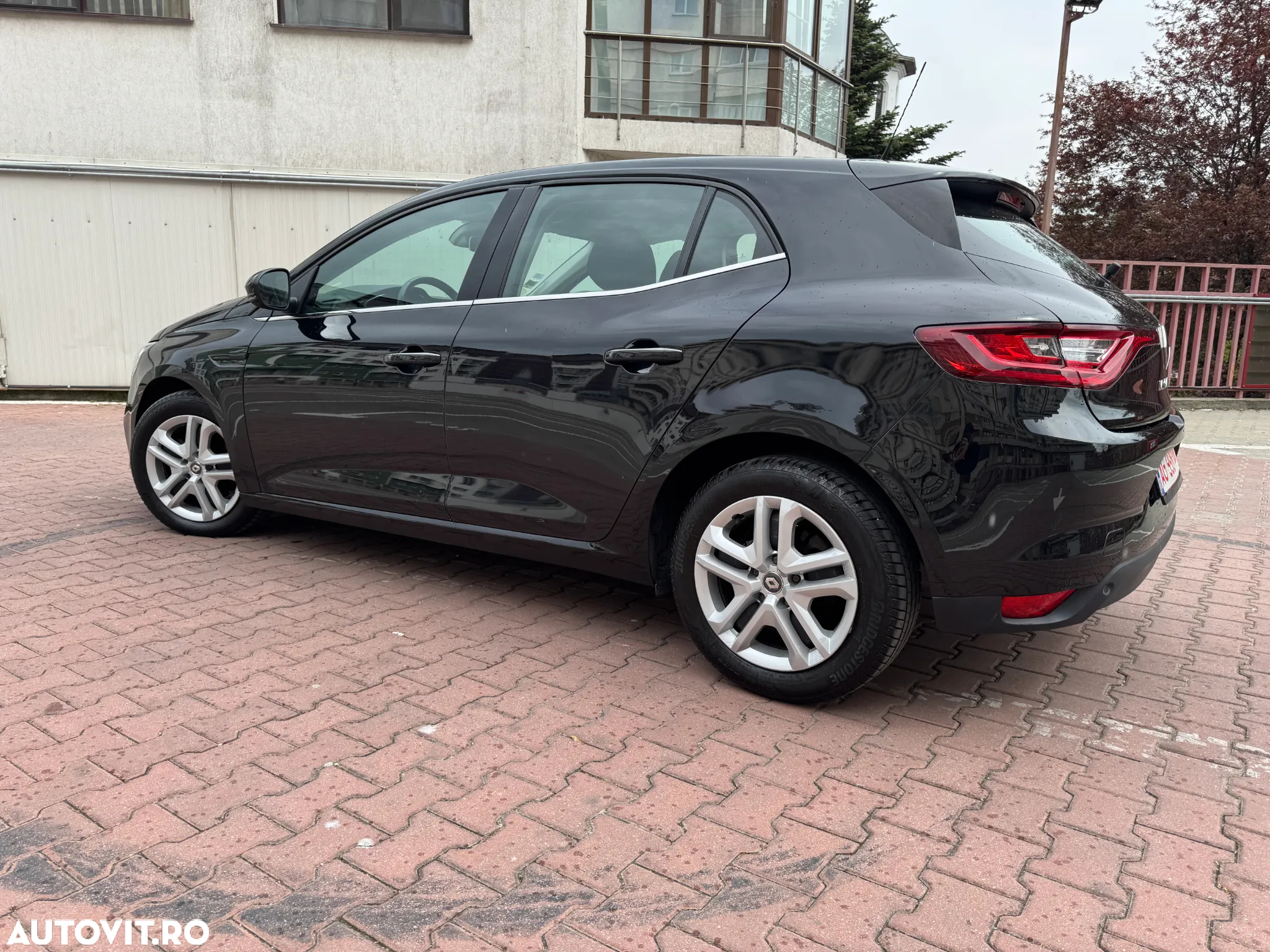 Renault Megane ENERGY dCi 110 EDC LIMITED - 9