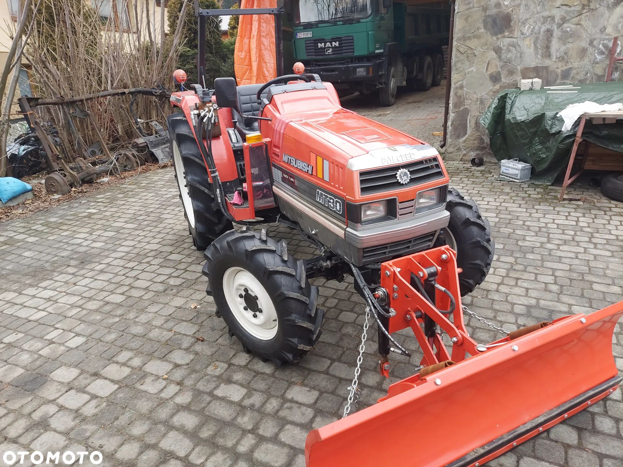 Mitsubishi MT 30 - 1