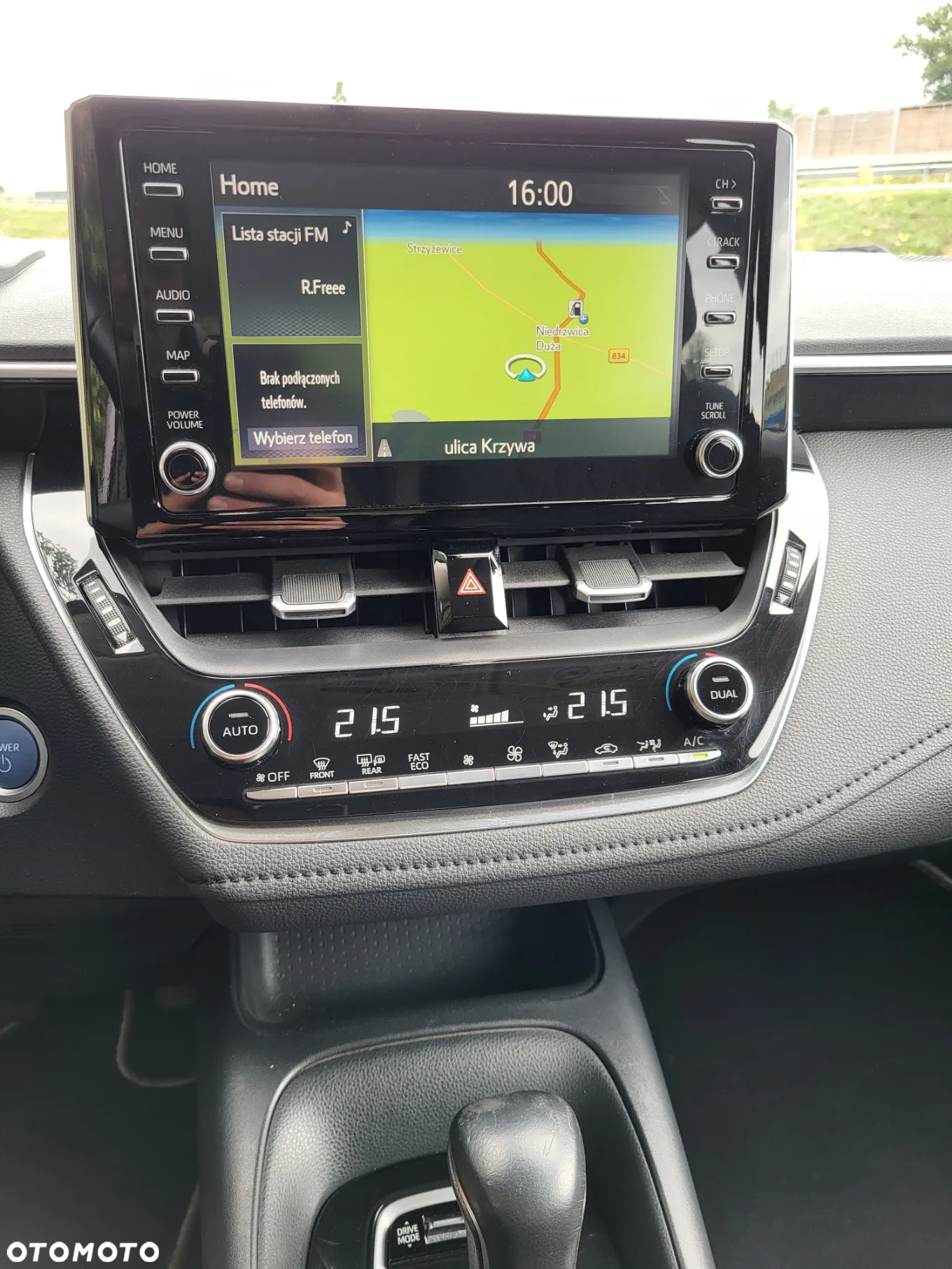 Toyota Corolla 1.8 Hybrid Comfort - 23
