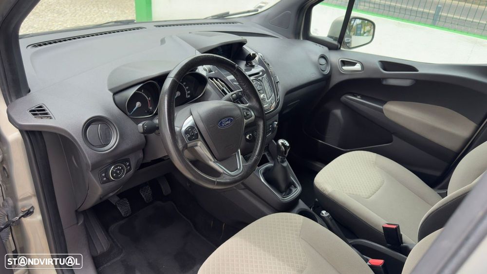 Ford Tourneo Courier 1.5 TDCi Titanium - 6