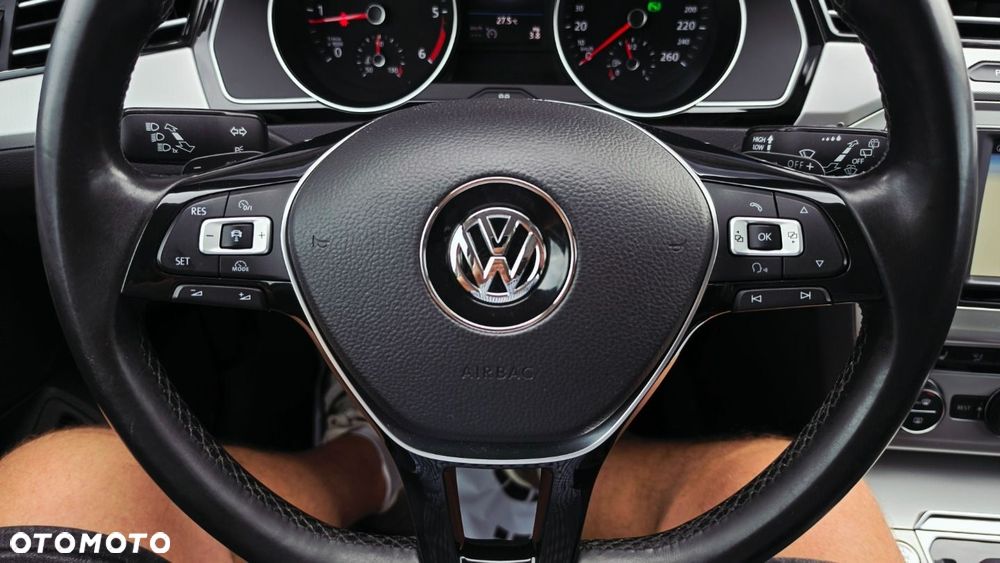 Volkswagen Passat 2.0 TDI SCR DSG Comfortline - 13