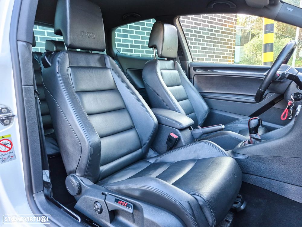 VW Golf 2.0 GTI DSG - 13