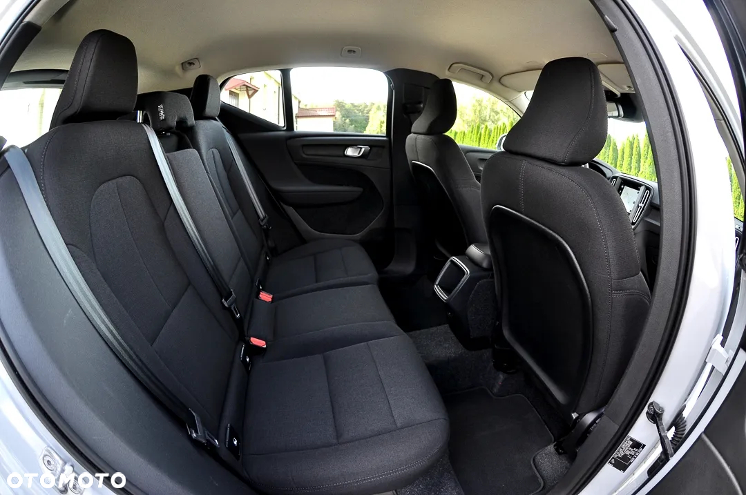 Volvo XC 40 T2 Momentum Pro - 26