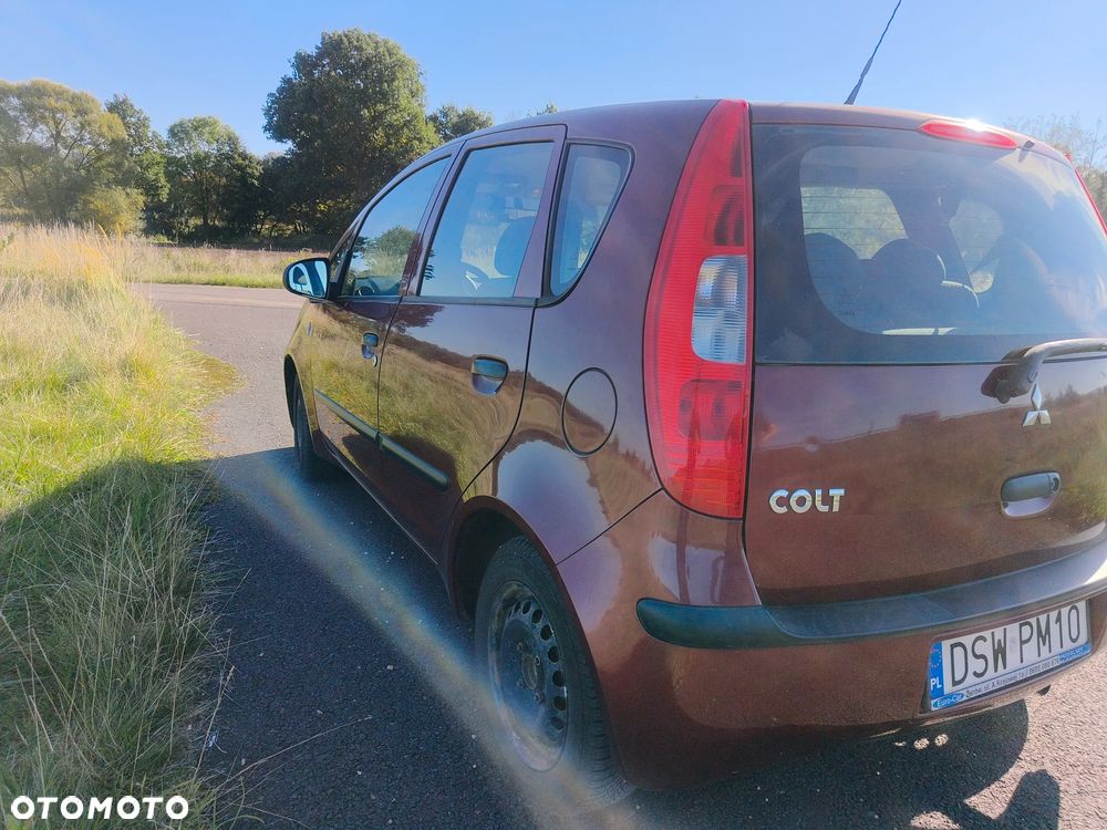 Mitsubishi Colt - 18