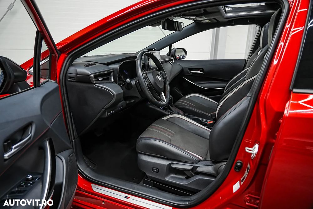 Toyota Corolla 2.0 HSD Exclusive Plus GR Sport Bi-Tone - 7