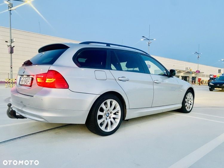 BMW Seria 3 320d xDrive DPF - 6