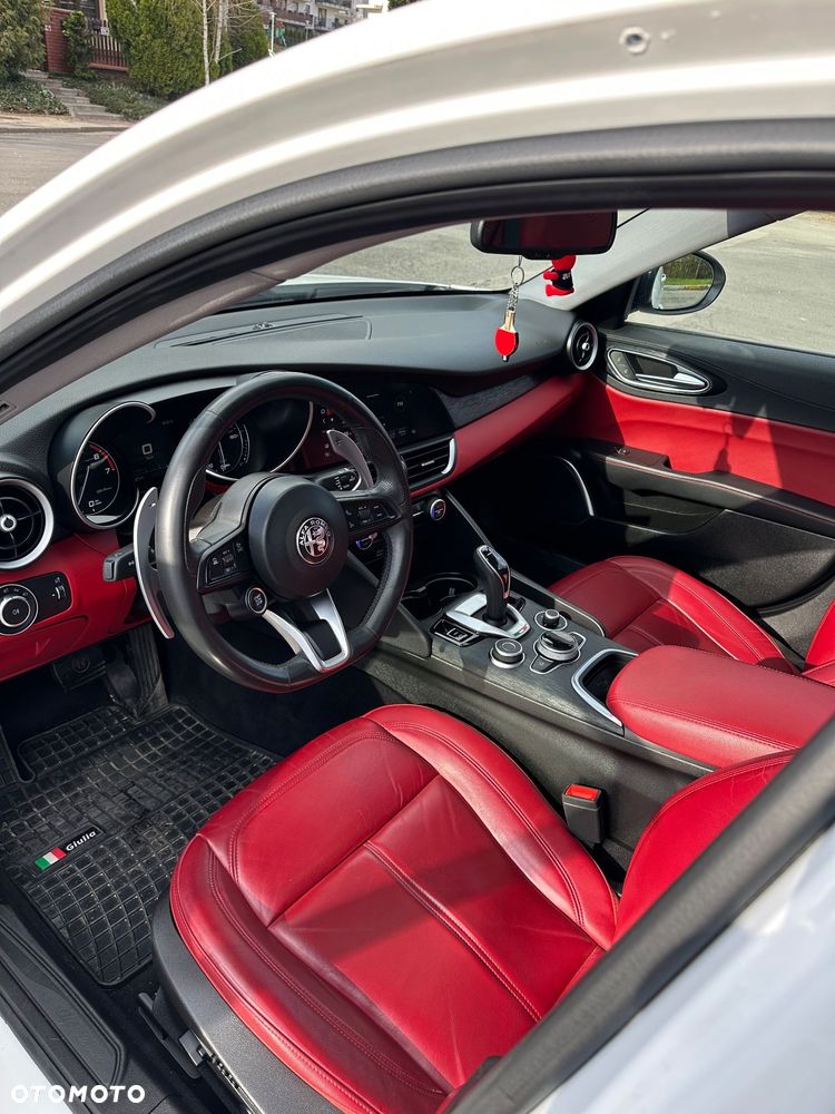 Alfa Romeo Giulia - 12