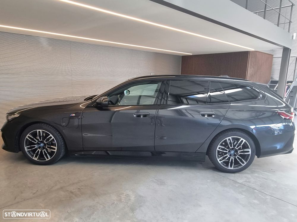 BMW 530 e Pack Desportivo M - 4