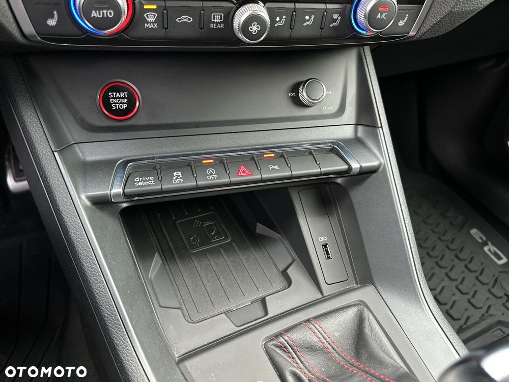 Audi Q3 RS S tronic - 21