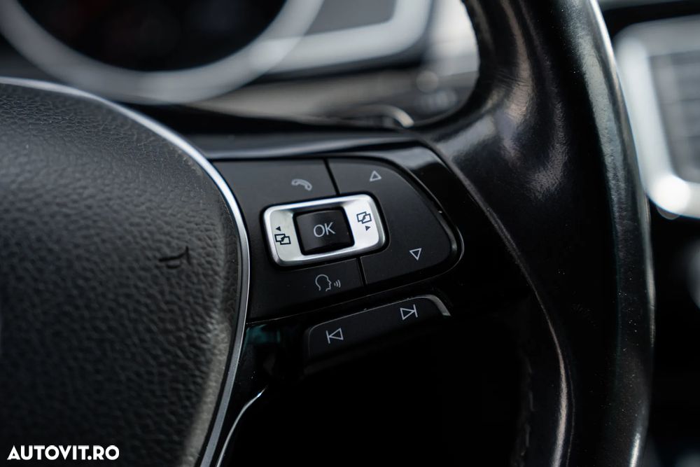 Volkswagen Passat 2.0 TDI DSG 4Motion Highline - 29