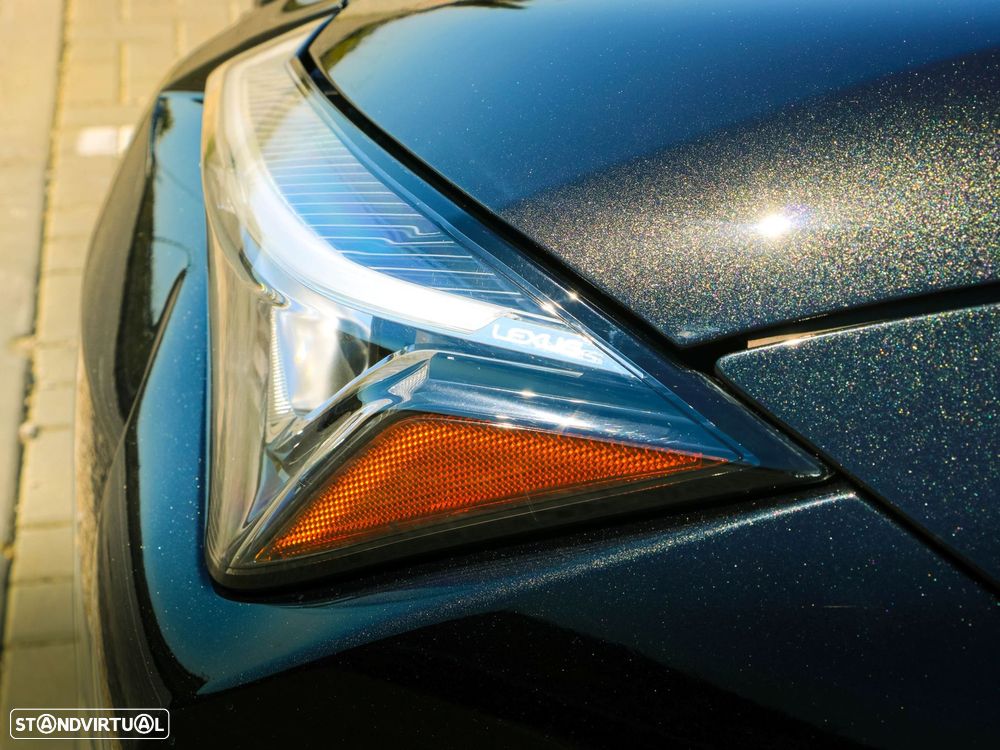 Lexus UX 250h Premium - 21