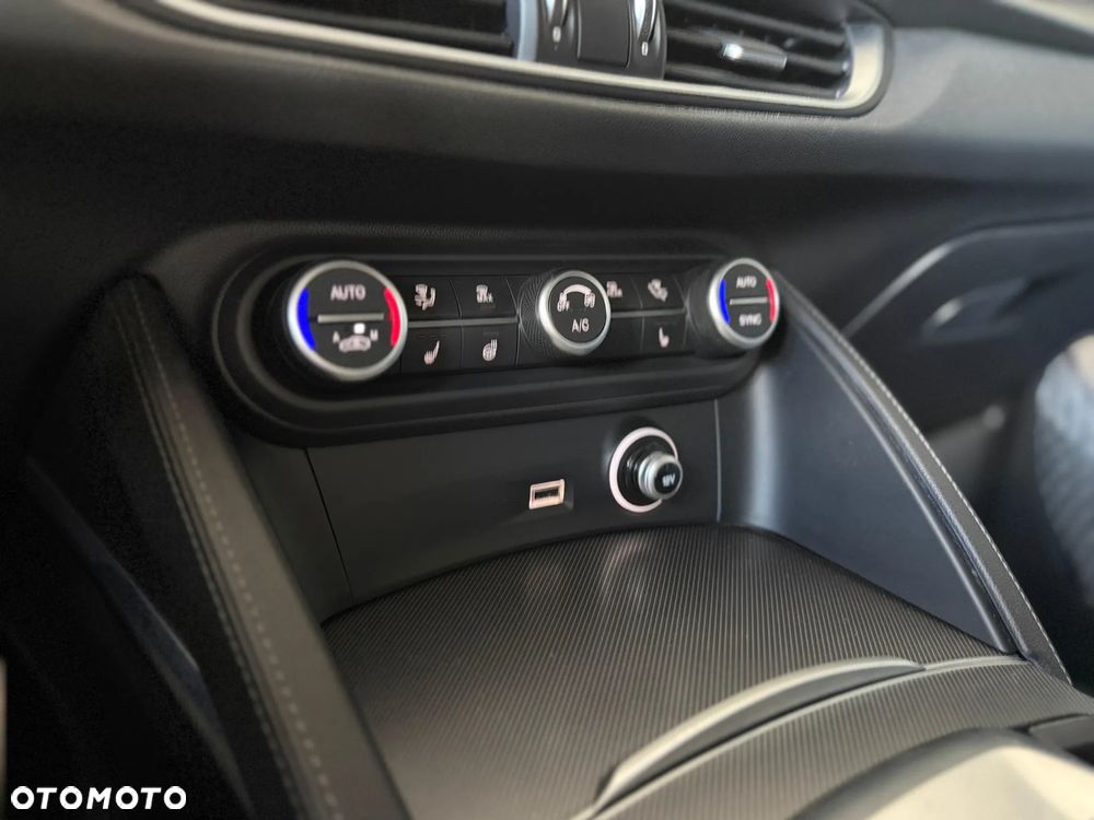Alfa Romeo Stelvio 2.0 Turbo Veloce Q4 - 22