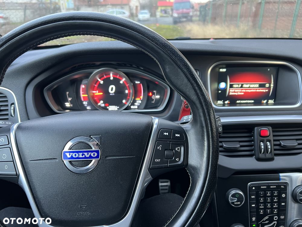 Volvo V40 D2 Drive-E R-Design Momentum - 16