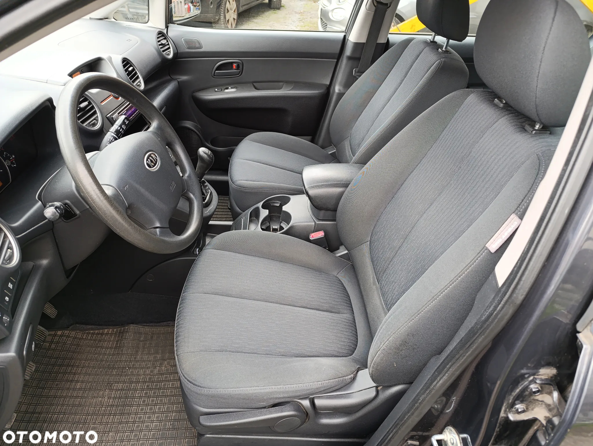 Kia Carens 2.0 CVVT LX - 6