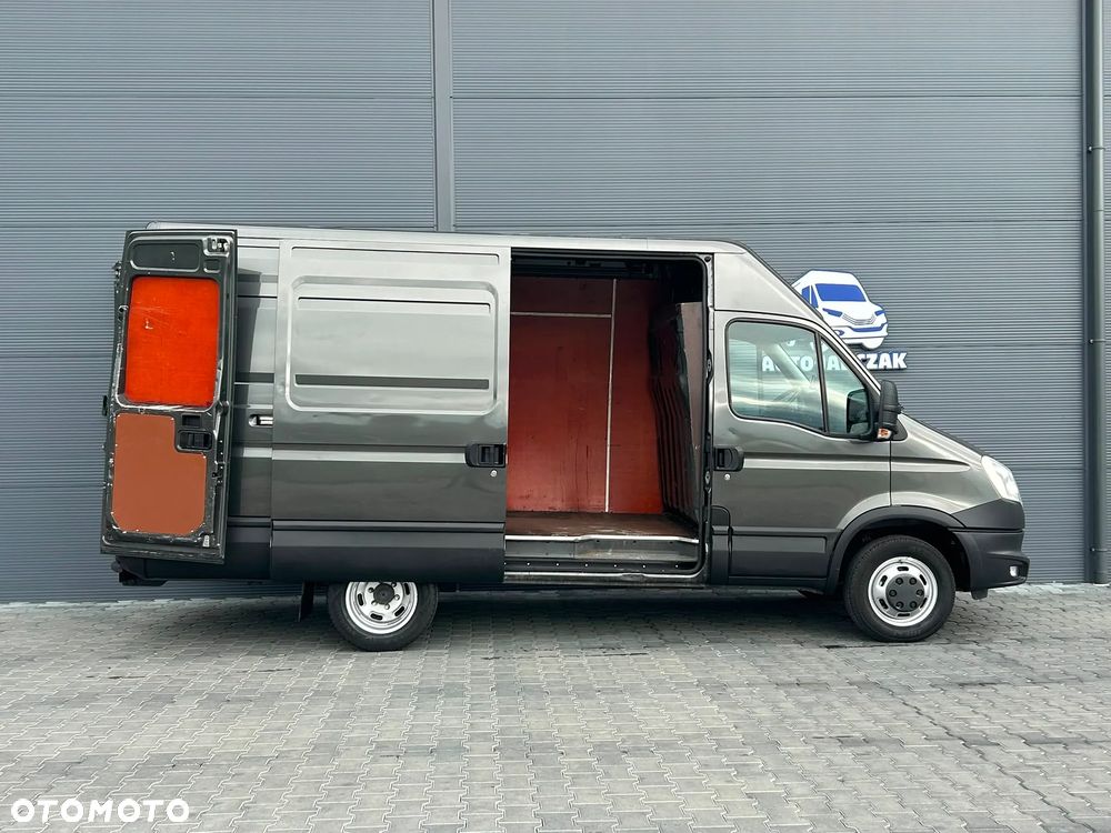 Iveco Daily 40C21 35C21 3.0 HPI L3H2 Średniak **KLIMA**Hak 3,5t.**NA BLIŹNIAKACH**Sprowadzony**2014R** - 6