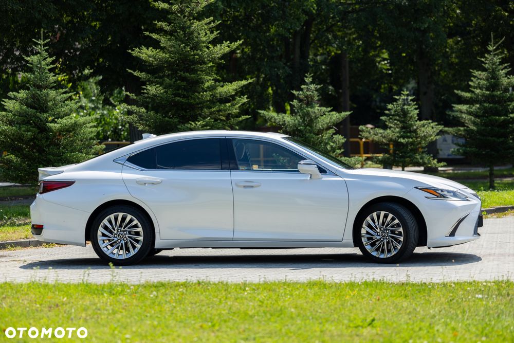 Lexus ES 300h Prestige - 4