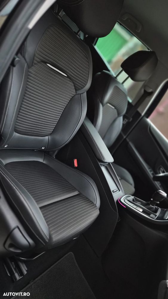 Renault Grand Scenic - 11