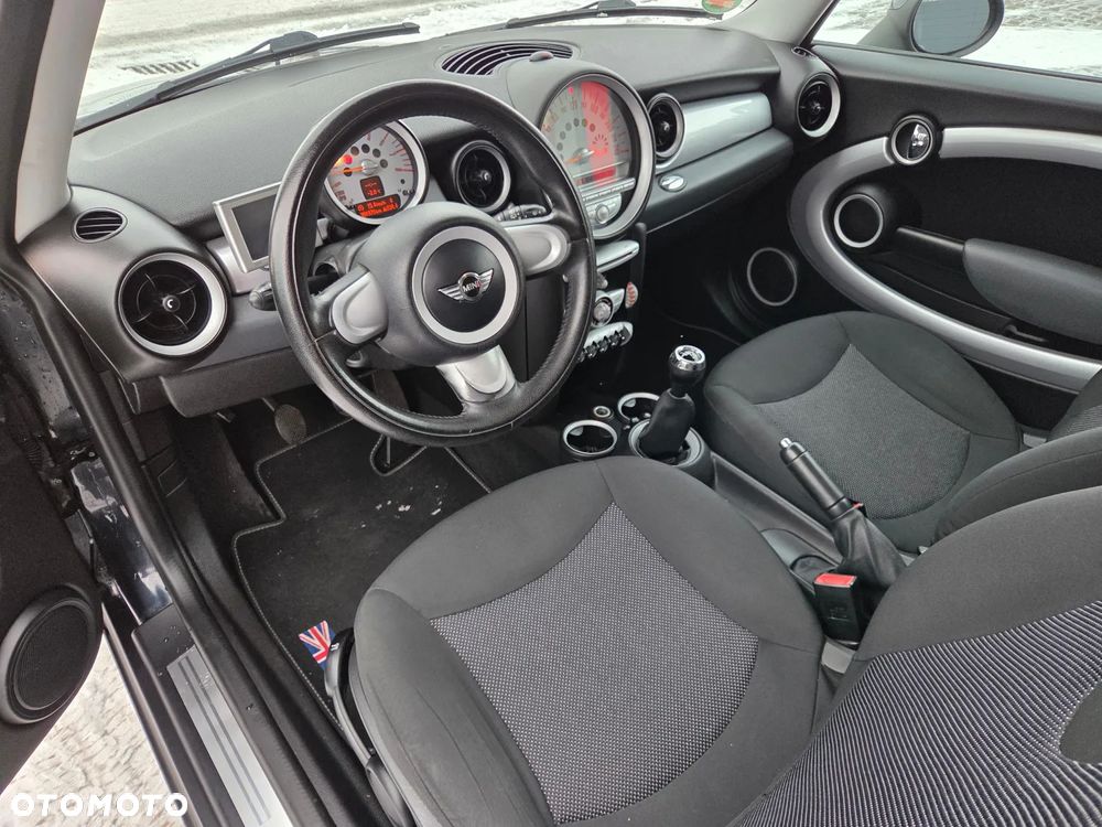 MINI Cooper Seven - 5