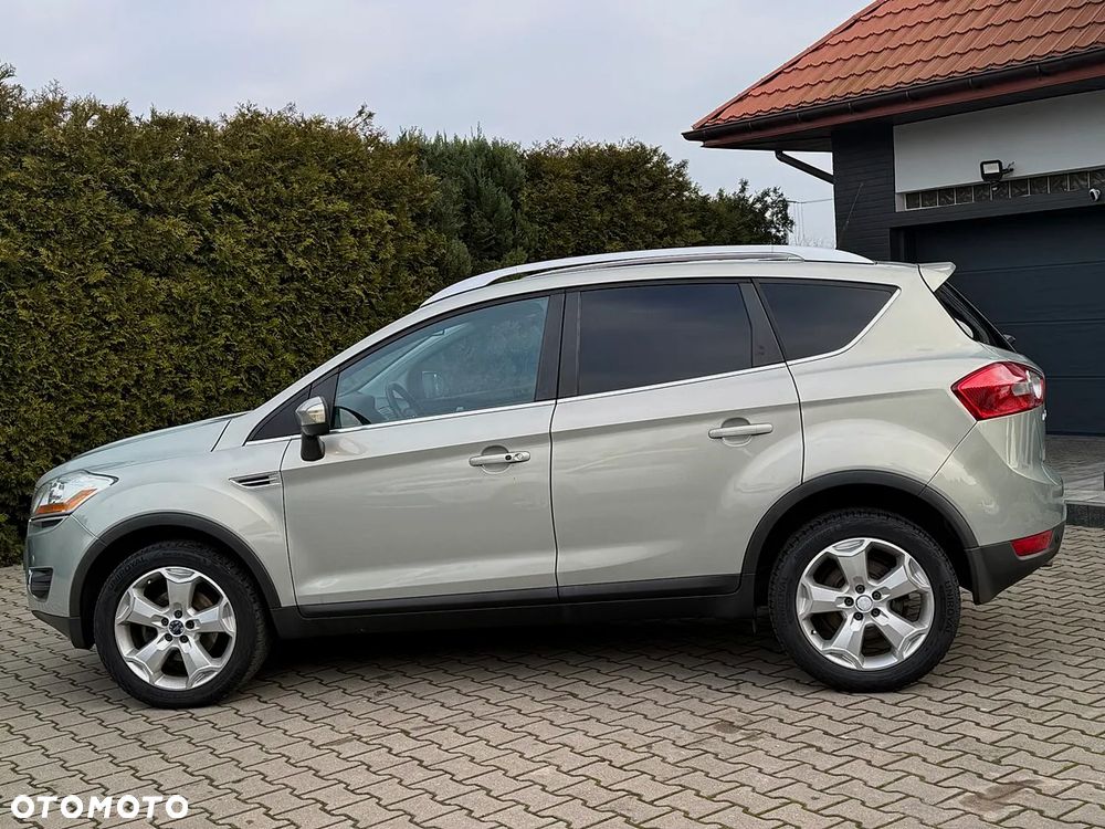 Ford Kuga 2.0 TDCi 2x4 Titanium - 9