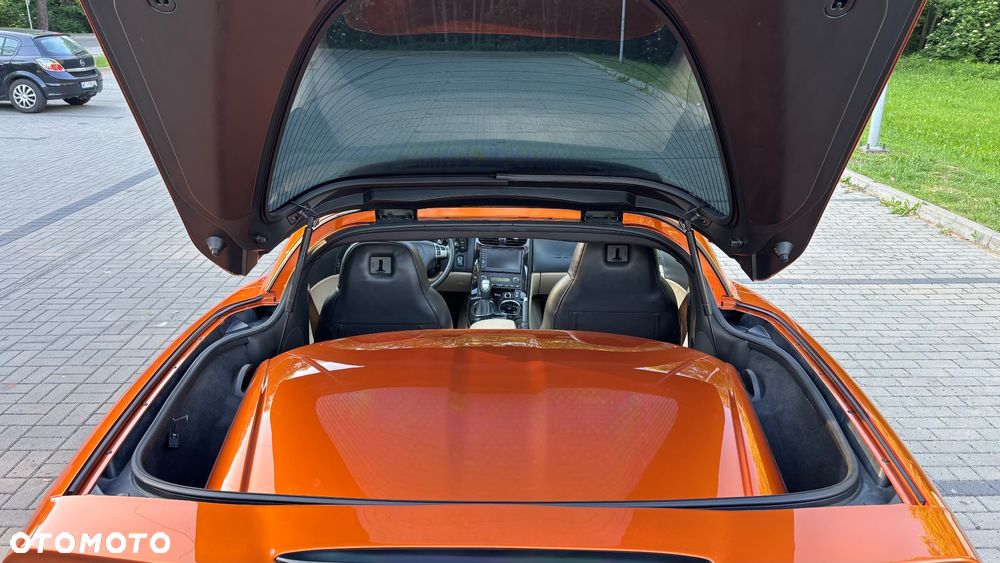 Chevrolet Corvette - 36