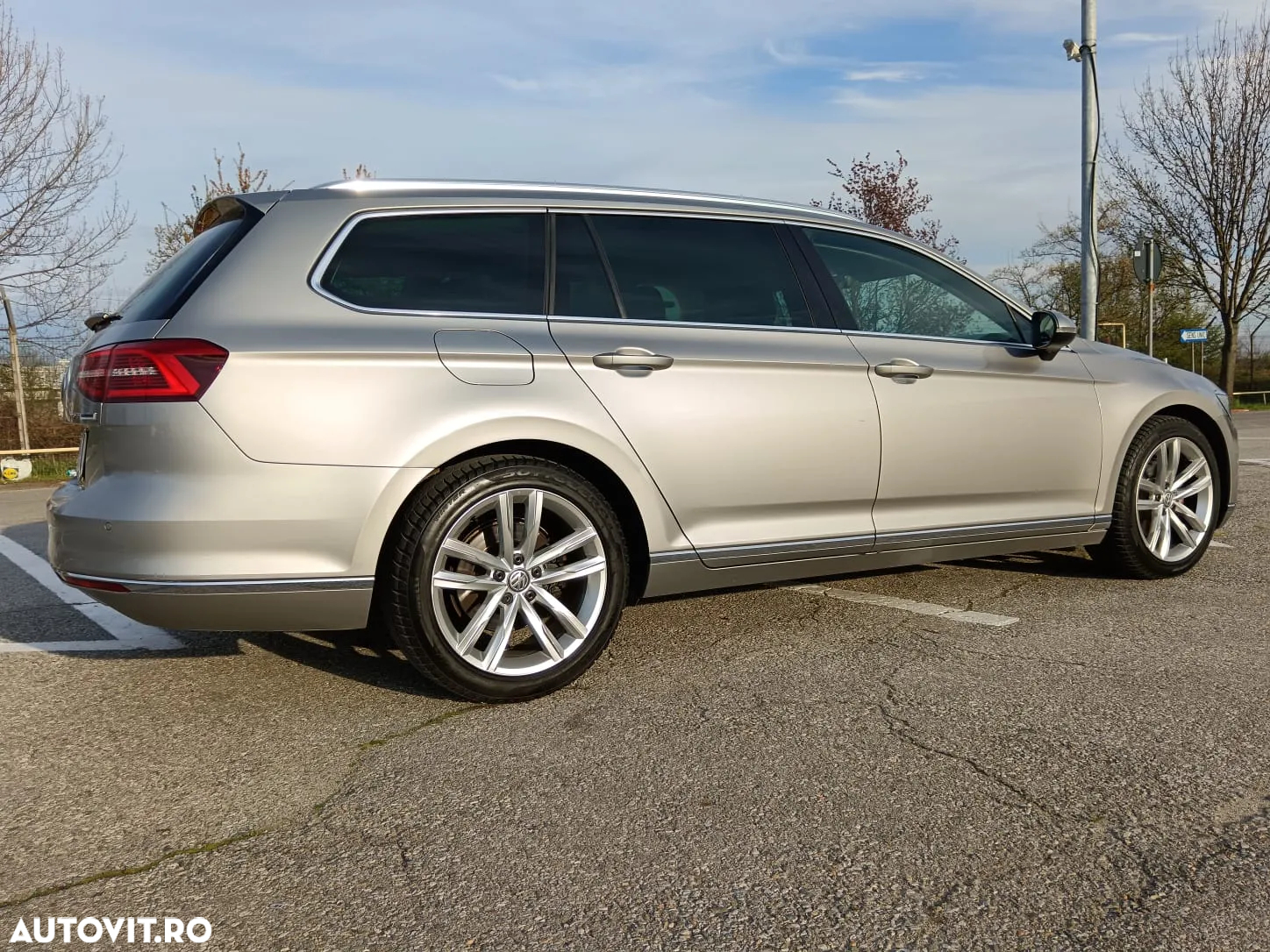Volkswagen Passat Variant 2.0 TDI DSG Highline - 25