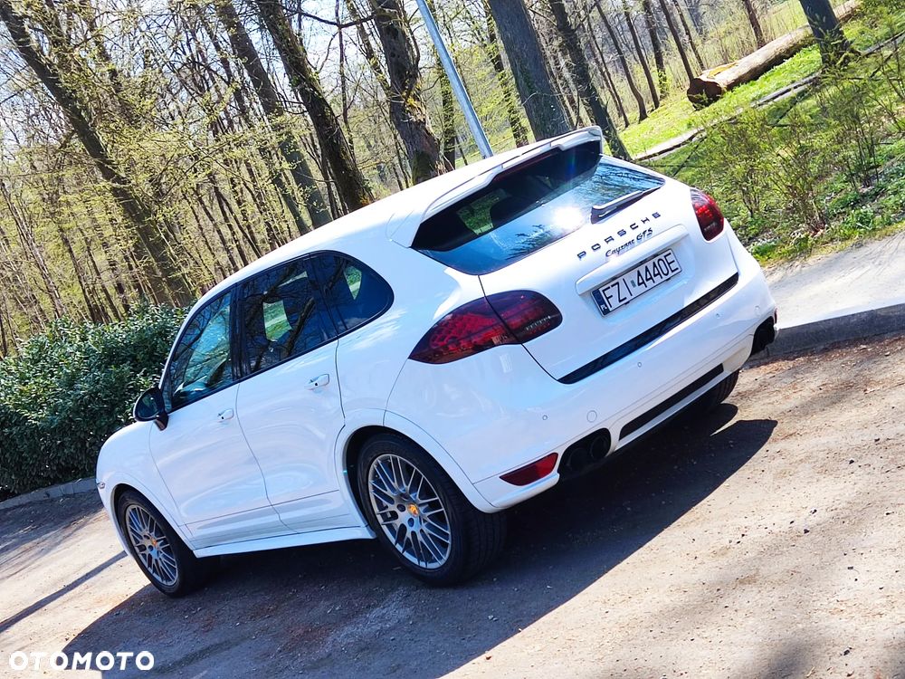 Porsche Cayenne - 16