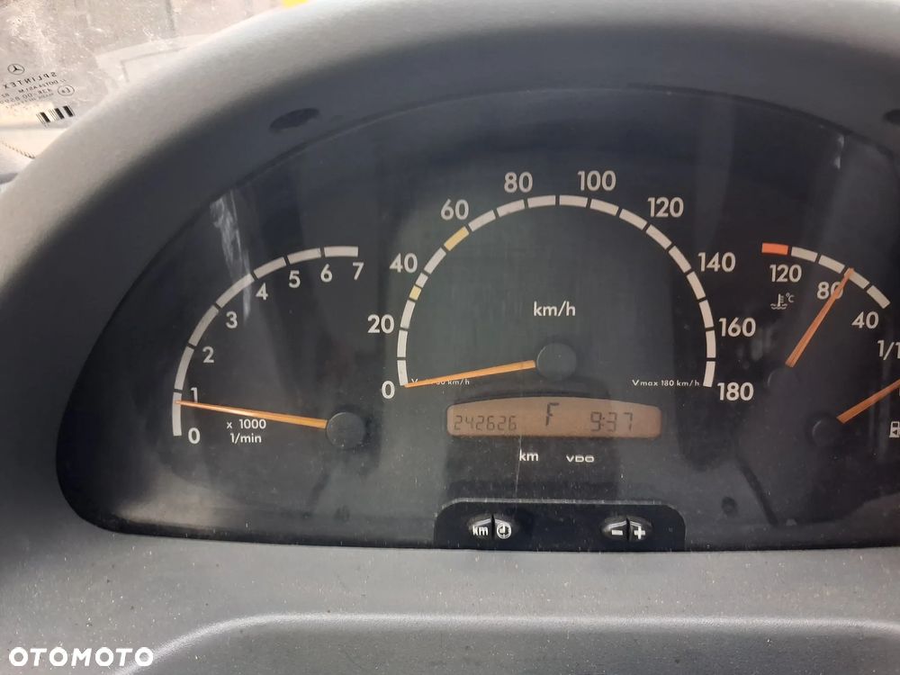 Mercedes-Benz 308 - 7