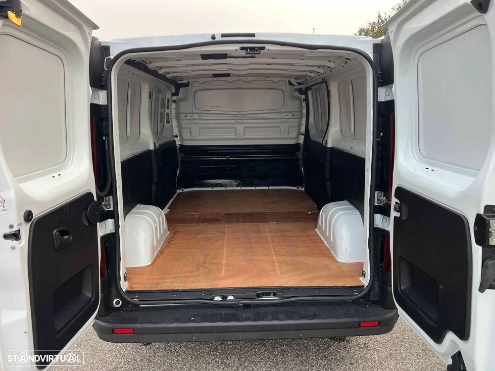 Renault Trafic L2H1 2.0 dci Auto grand confort - 11