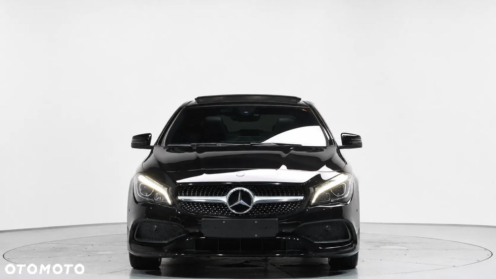 Mercedes-Benz CLA 220 4Matic 7G-DCT AMG Line - 3