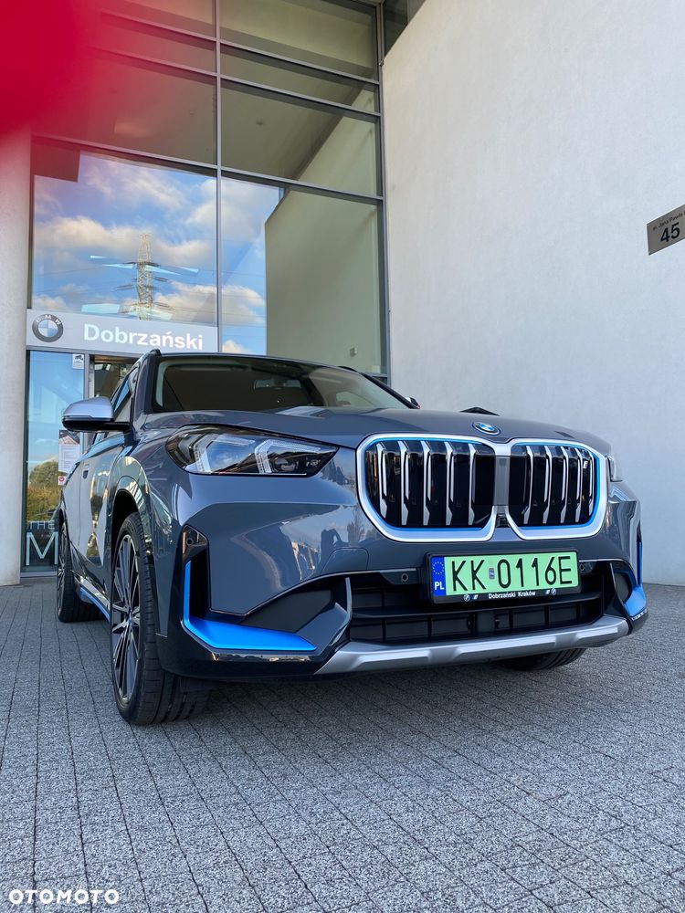 BMW iX1 xDrive30 66.5kWh xLine - 1