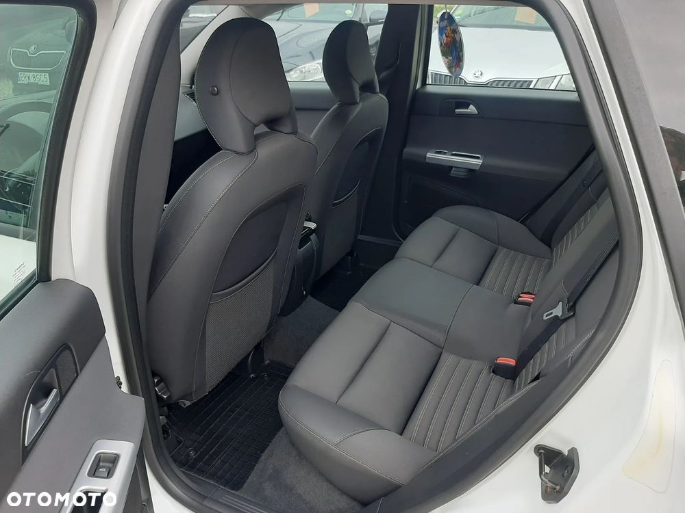 Volvo V50 D2 Kinetic - 14