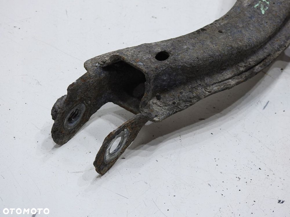 WAHACZ LEWY TYŁ VOLVO V70 II 2.4 T - 6