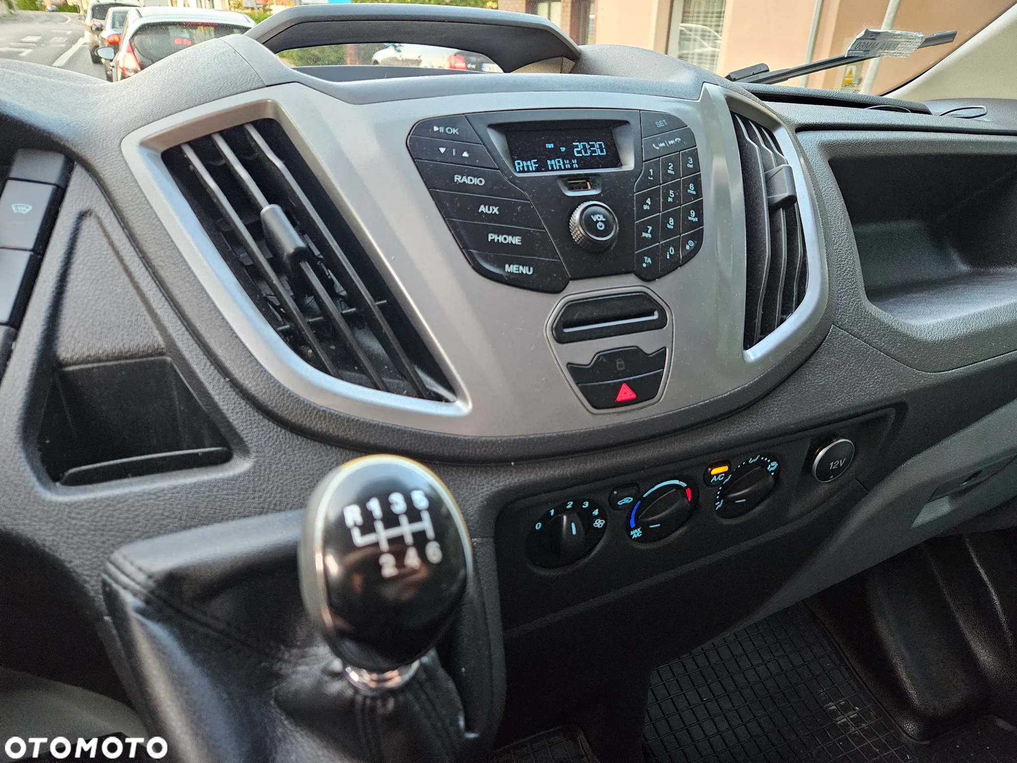 Ford Transit - 18