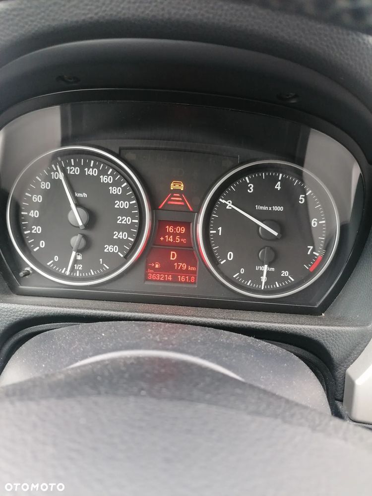 BMW Seria 3 325xi - 16