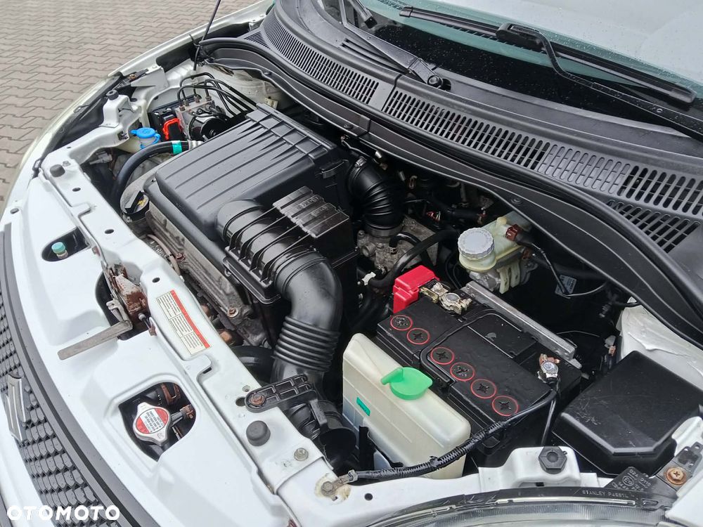 Suzuki Swift 1.3 Black and White - 34