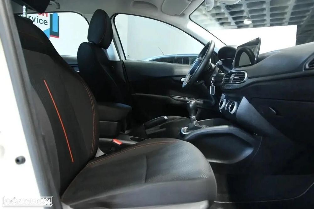 Fiat Tipo Station Wagon 1.0 GSE T3 Garmin - 11